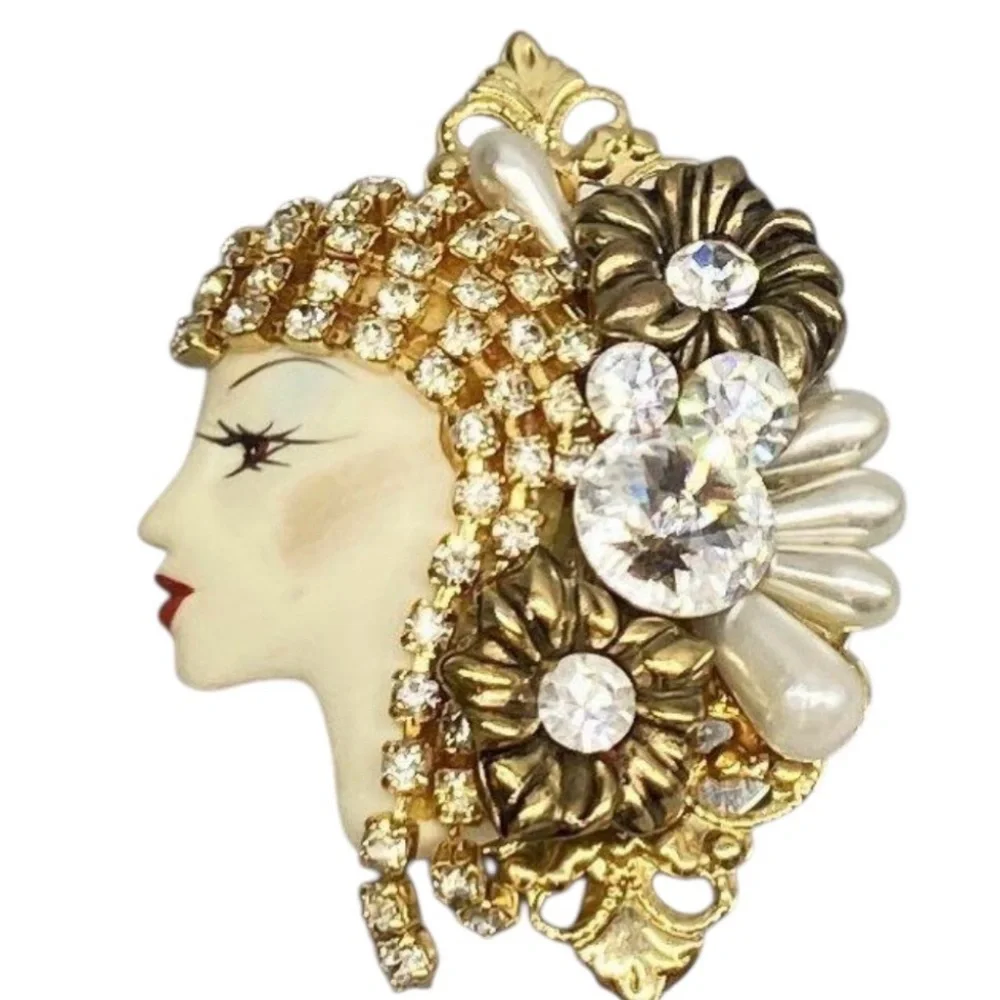 Bonetto vintage Art Deco lady head brooch